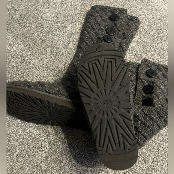 UGG Classic Cardy tall Charcoal Knit Boots with Button Accent size 9 like new - Picture 2 of 8